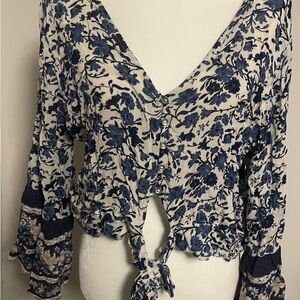 American Eagle Outfitters Navy and White Floral Blouse